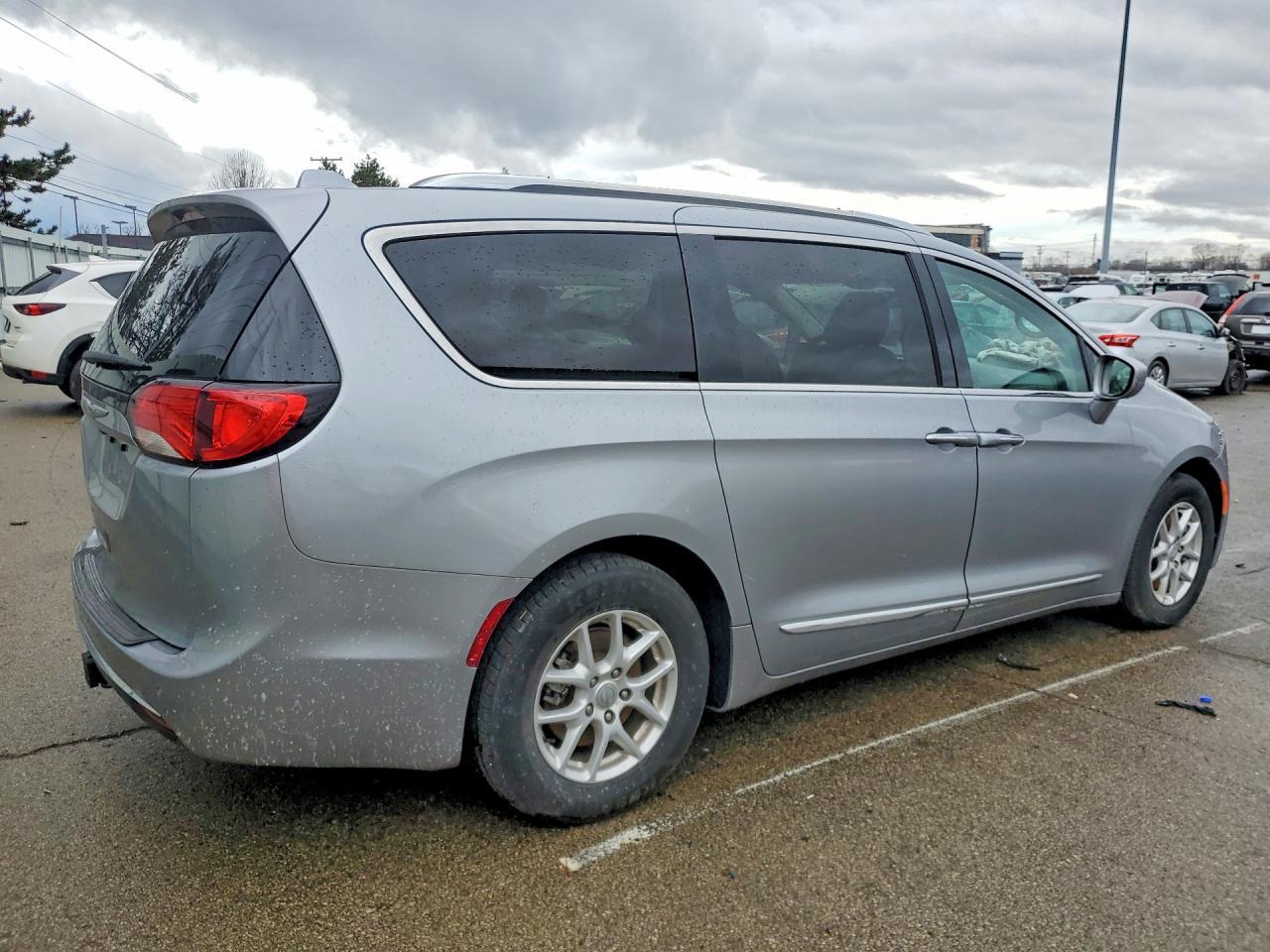 2020 Chrysler Pacifica Touring L - Фото 3