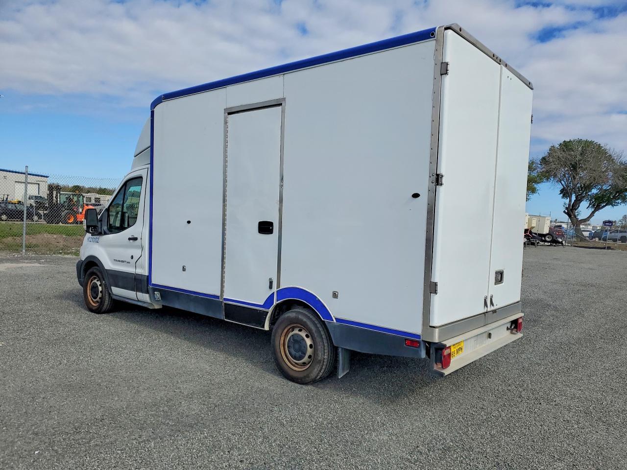 2021 Ford Transit Delivery Truck - Фото 2