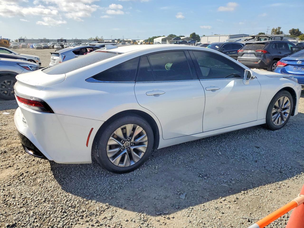 2022 Toyota Mirai Xle - Фото 3