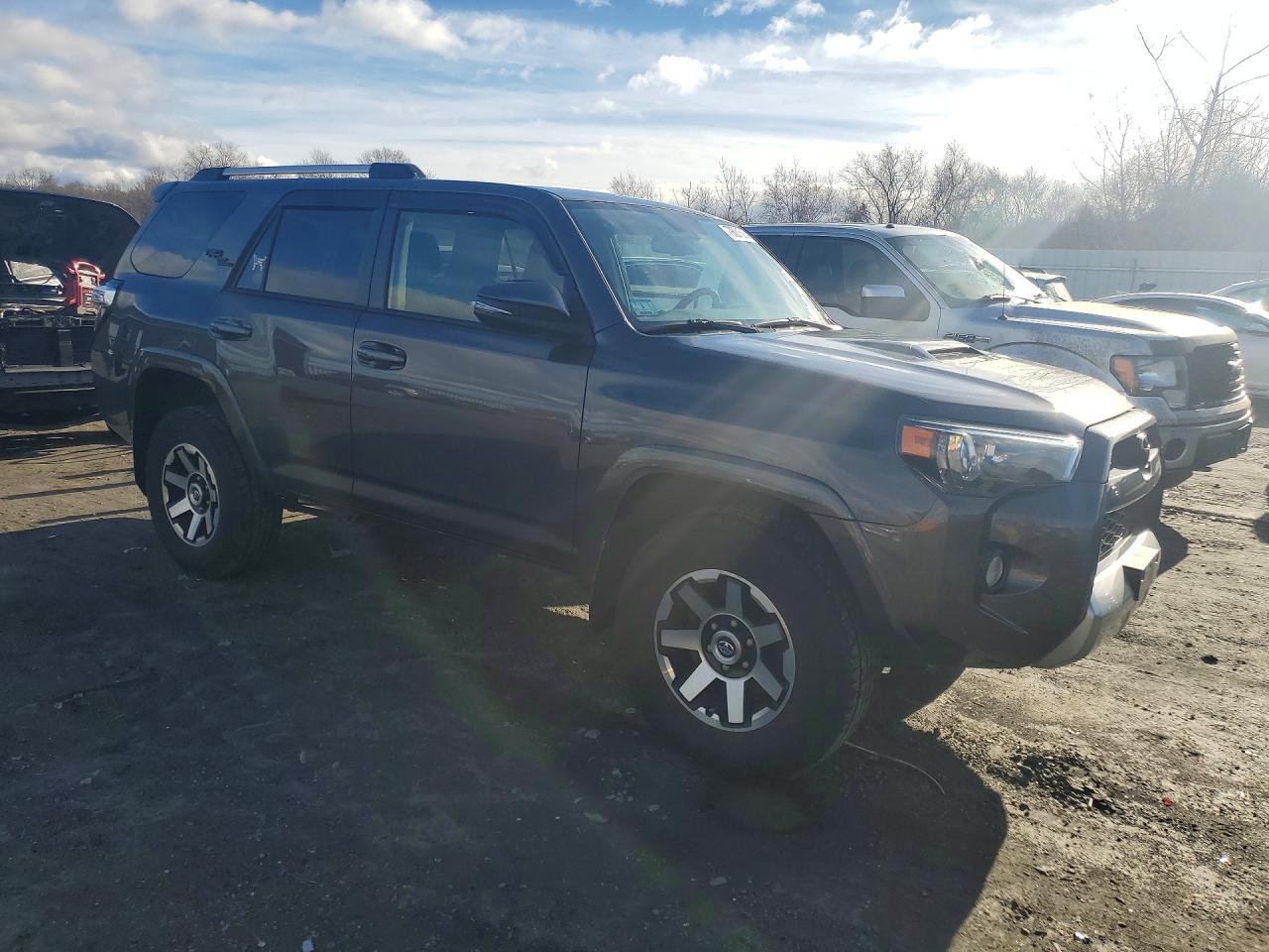 2018 Toyota 4Runner Trd Off Road Premium - Image 4