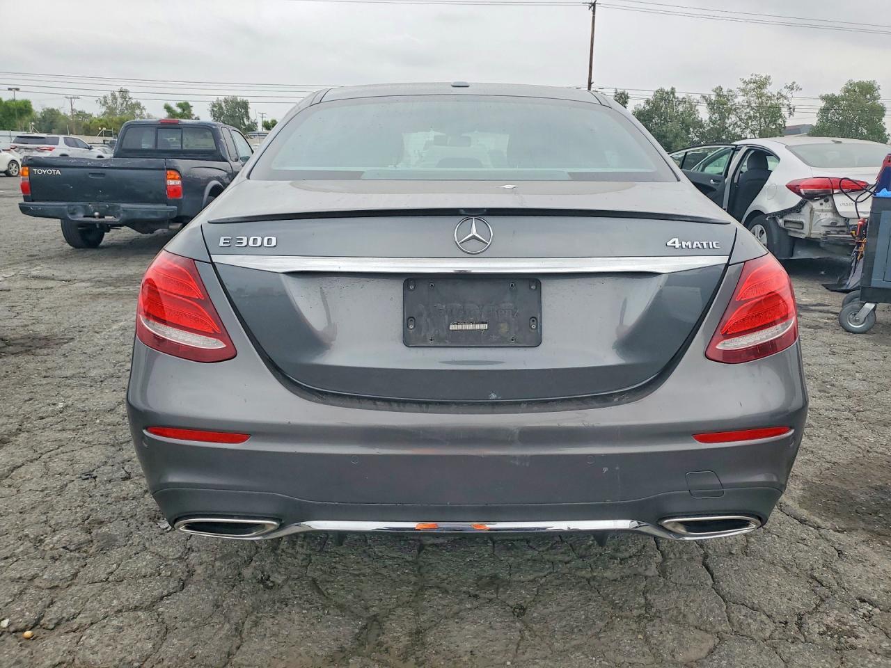 2017 Mercedes-Benz E 300 4Matic - Фото 6