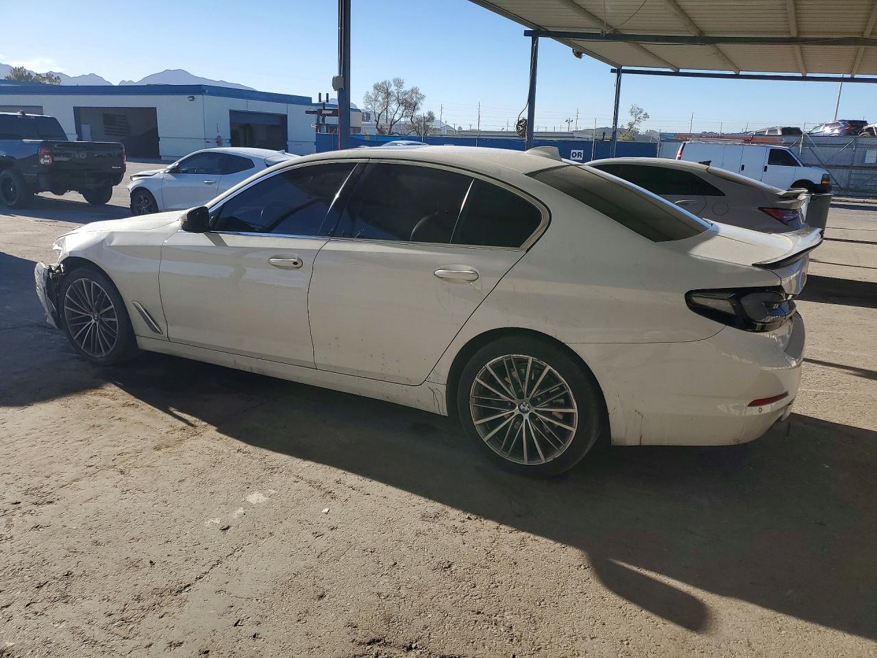 2020 BMW 530 I - Image 2