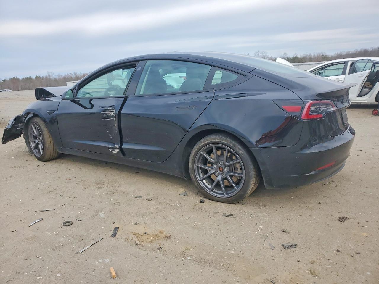 2022 Tesla Model 3 - Фото 2