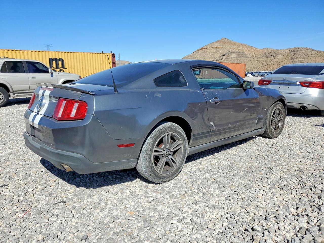2010 Ford Mustang - Фото 3