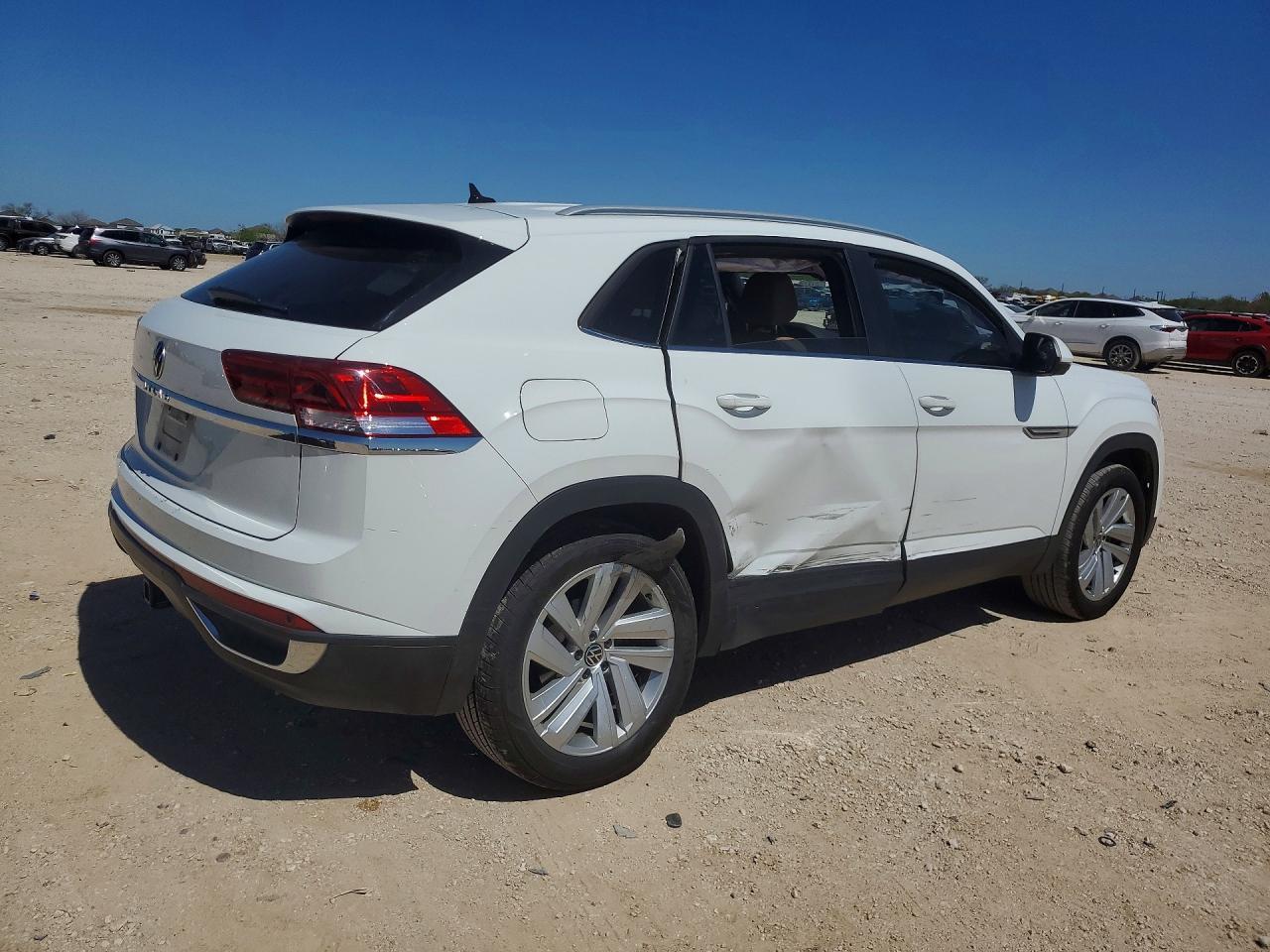 2020 Volkswagen Atlas Cross Sport Se - Image 3