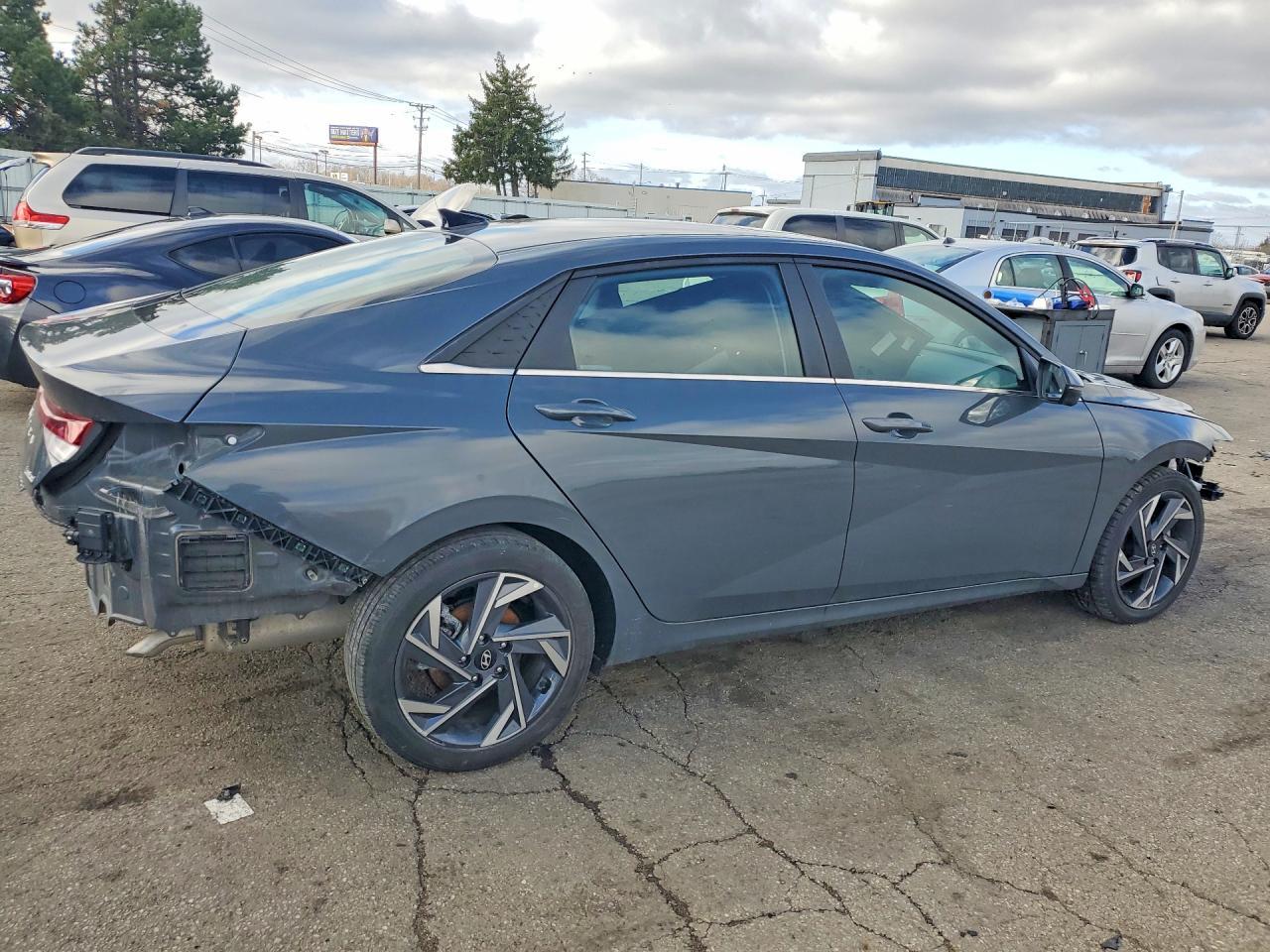 2024 Hyundai Elantra Limited - Фото 3