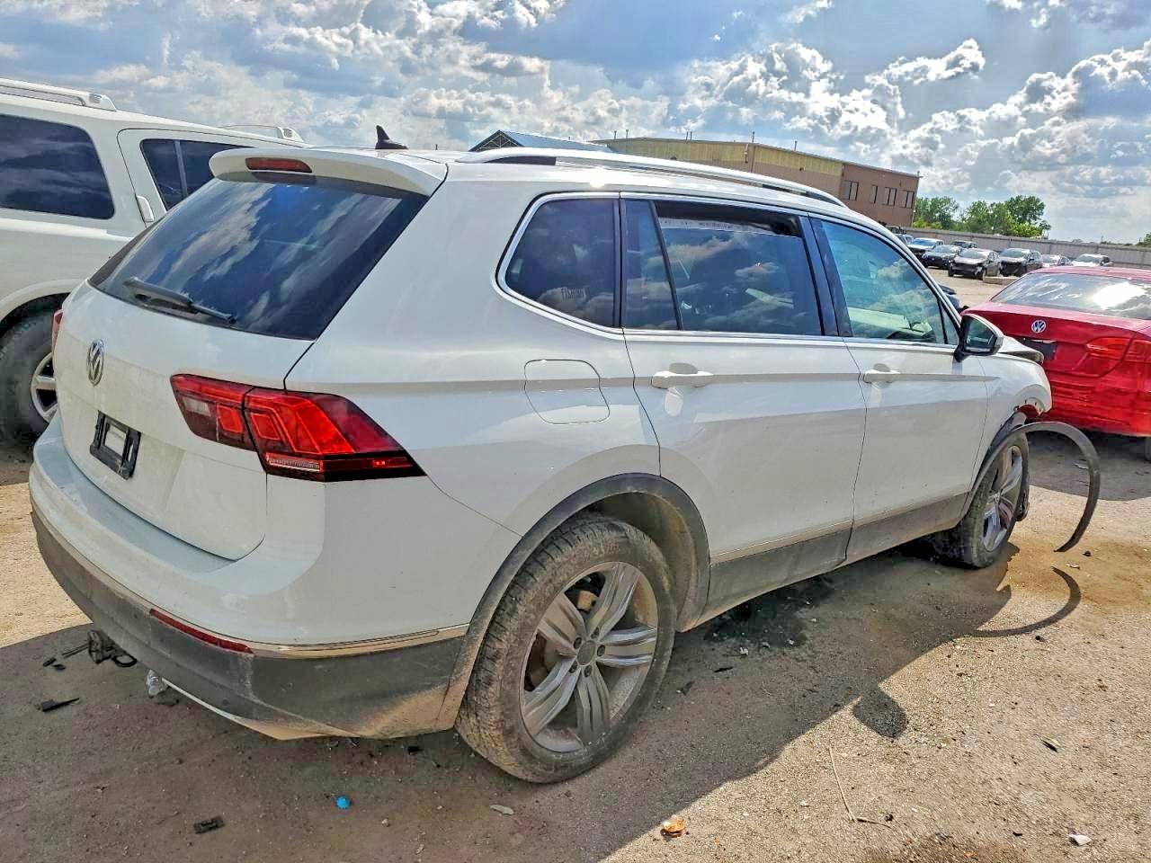 2020 Volkswagen Tiguan Se - Фото 3