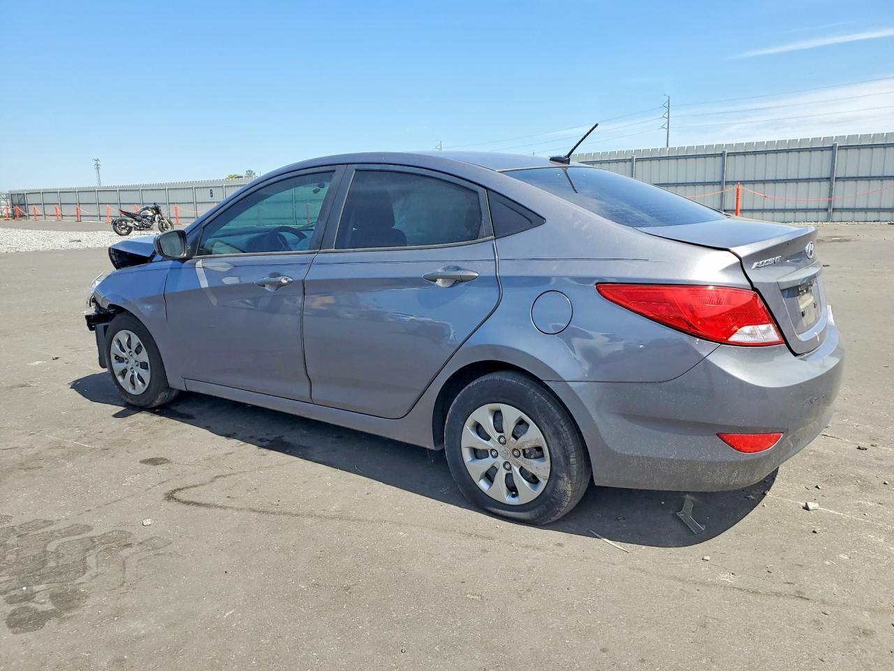 2016 Hyundai Accent Se - Image 2