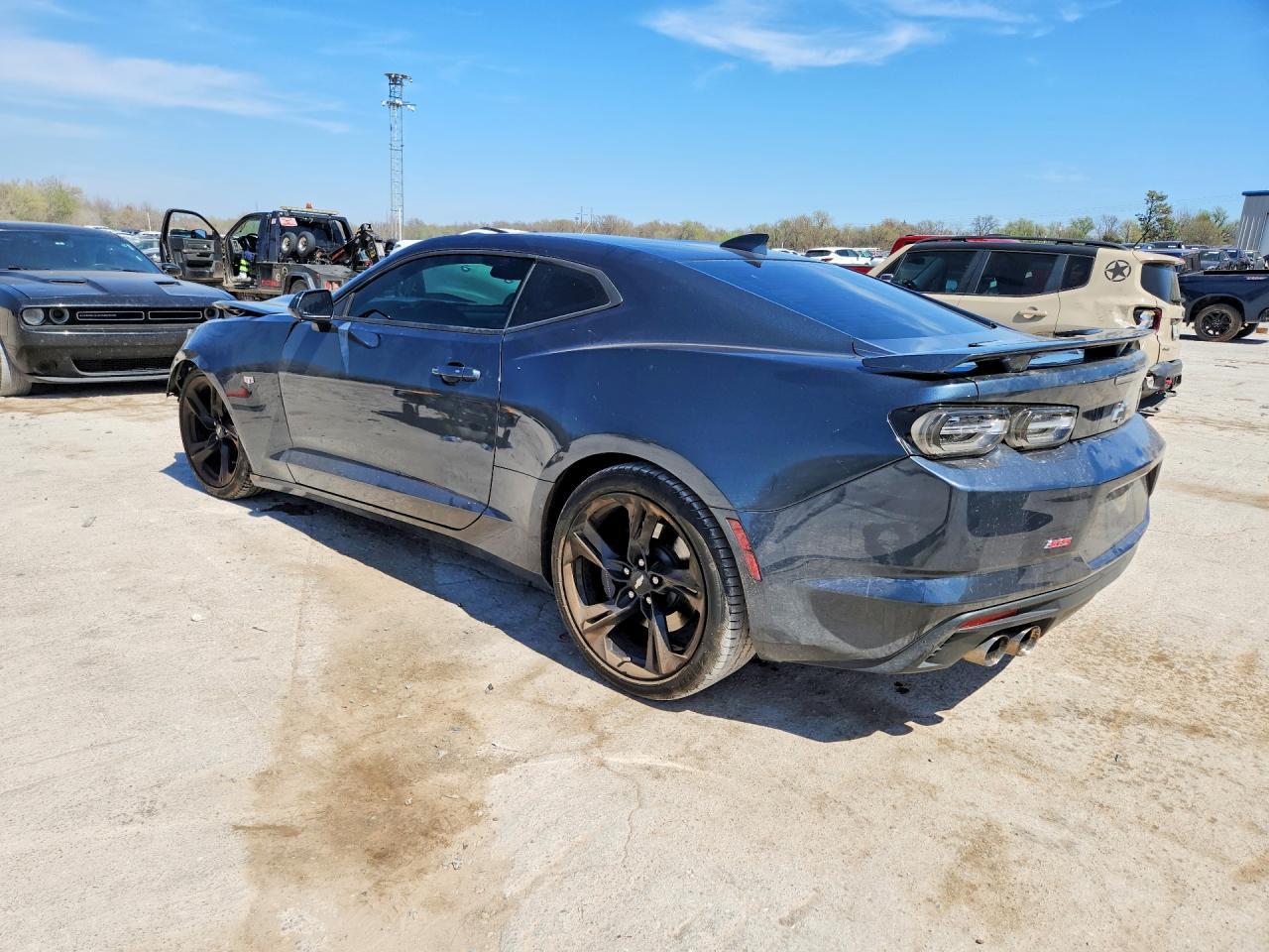 2019 Chevrolet Camaro Ss - Image 2