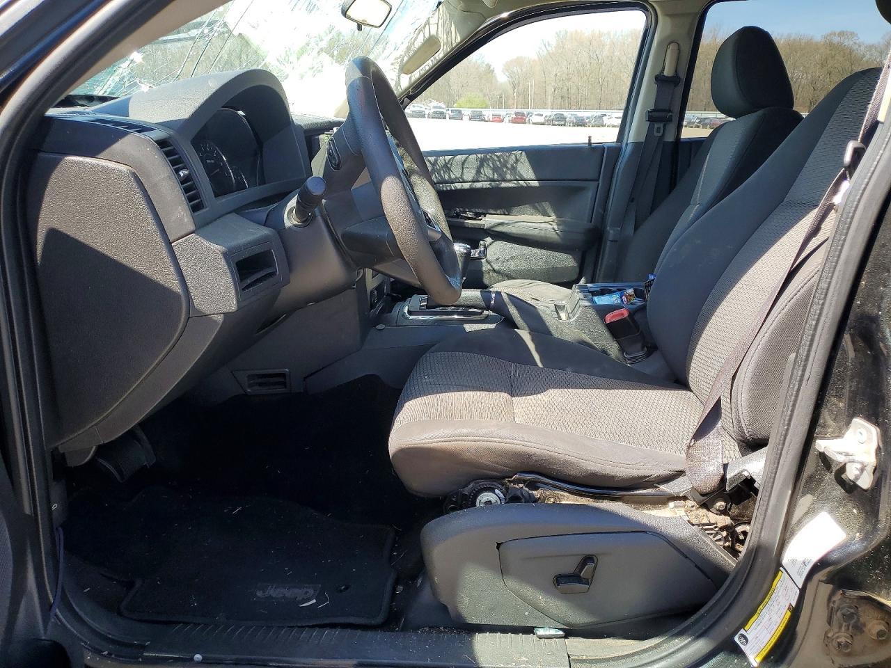 2010 Jeep Grand Cherokee Laredo - Image 7