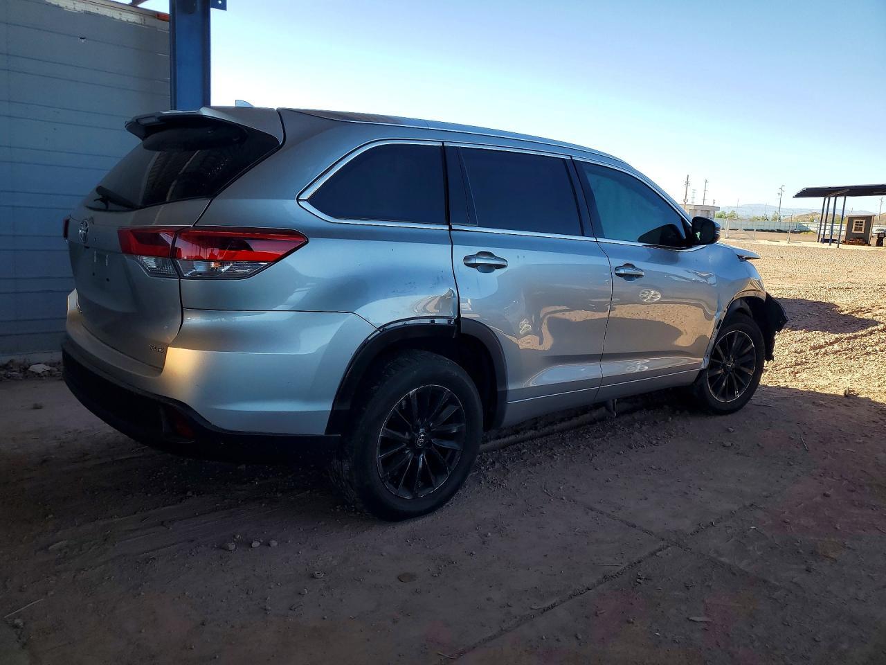2018 Toyota Highlander Xle - Фото 3