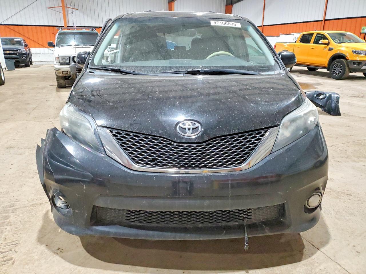 2014 Toyota Sienna Se 8-Passenger - Фото 5