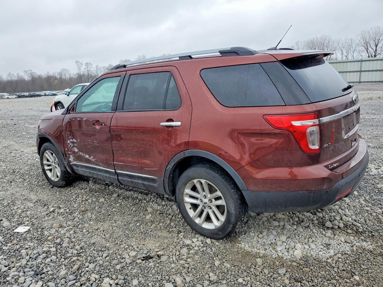 2015 Ford Explorer Xlt - Image 2