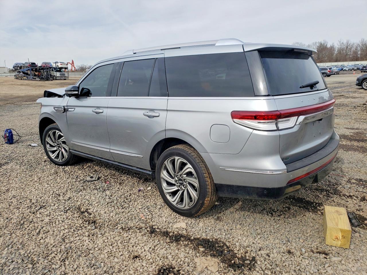 2023 Lincoln Navigator Reserve - Image 2