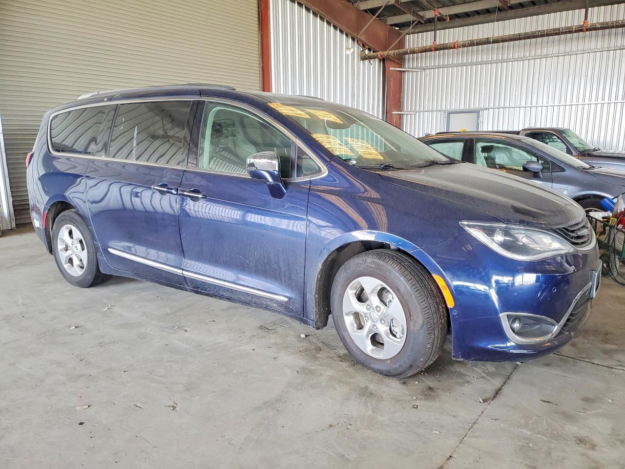 2018 Chrysler Pacifica Hybrid Limited - Фото 4