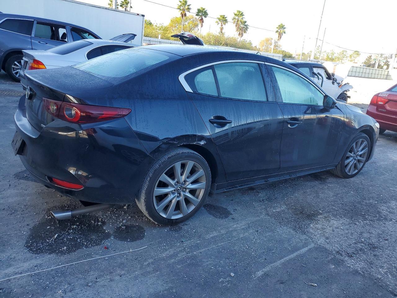 2023 Mazda 3 Preferred - Фото 3