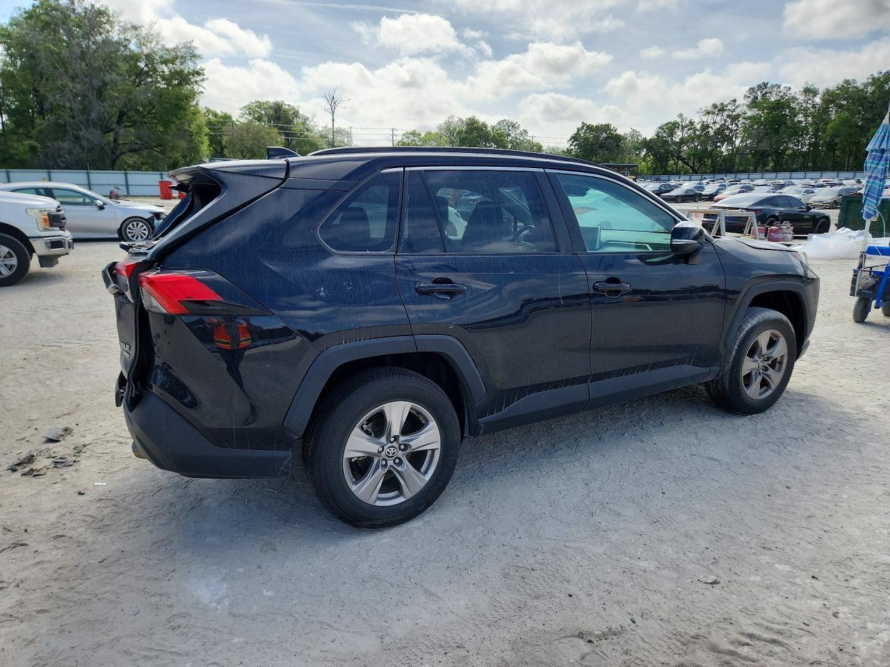 2023 Toyota Rav4 Xle - Image 3