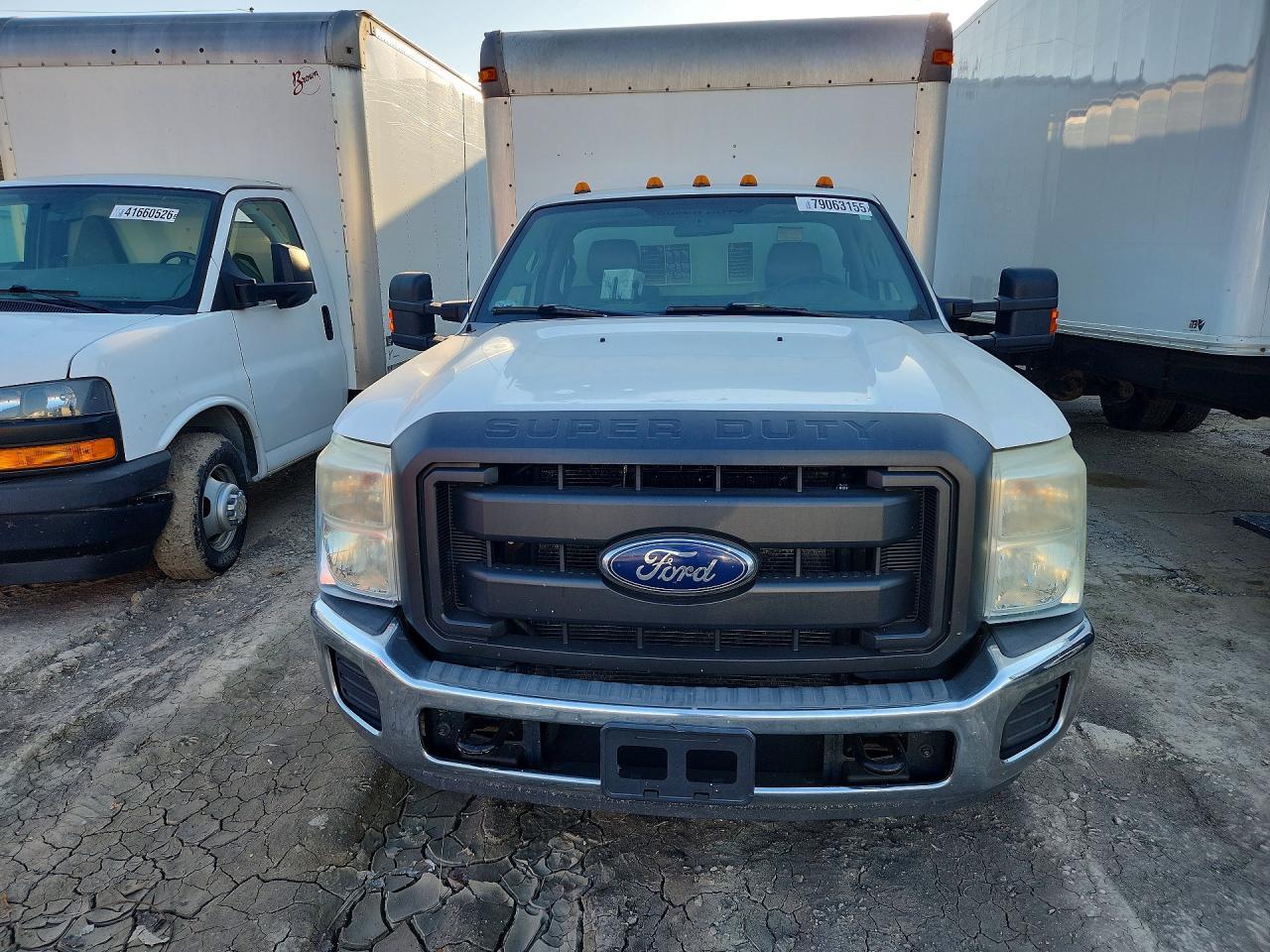 2013 Ford F350 Super Duty Box Truck - Фото 5