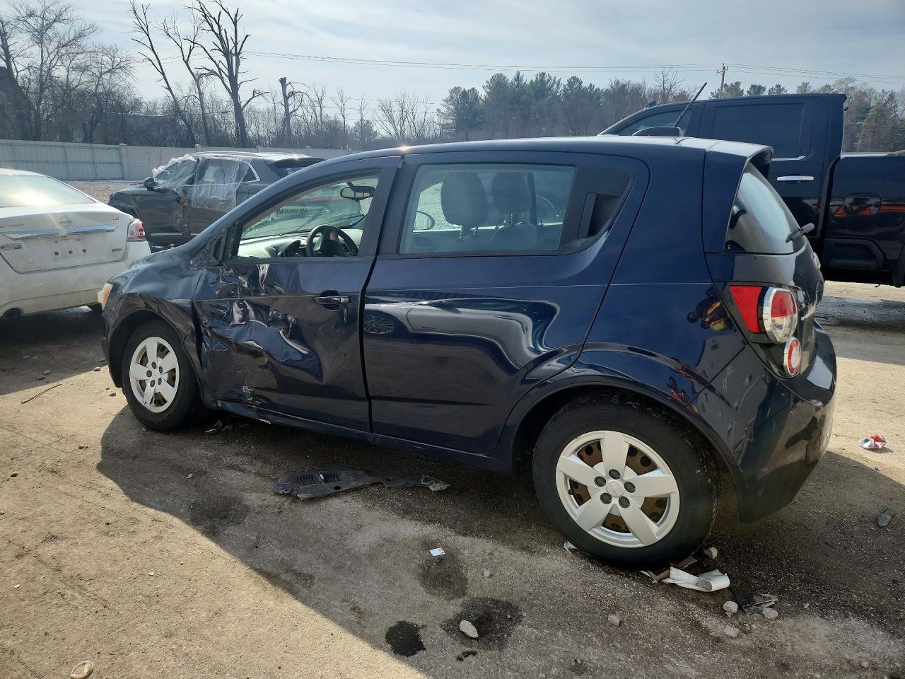 2015 Chevrolet Sonic Ls - Image 2