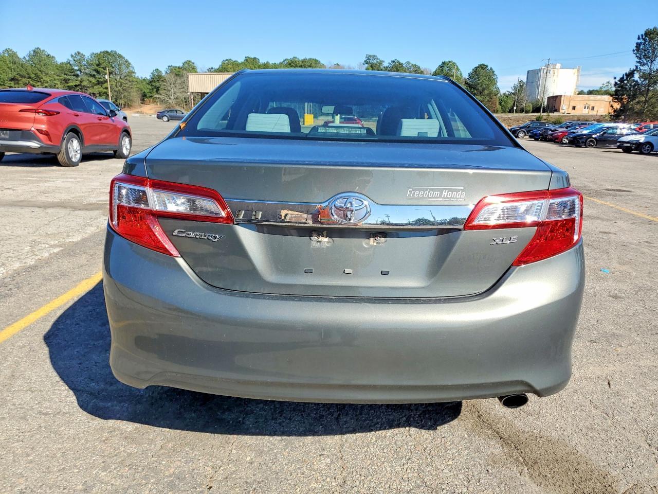 2013 Toyota Camry Xle - Image 6