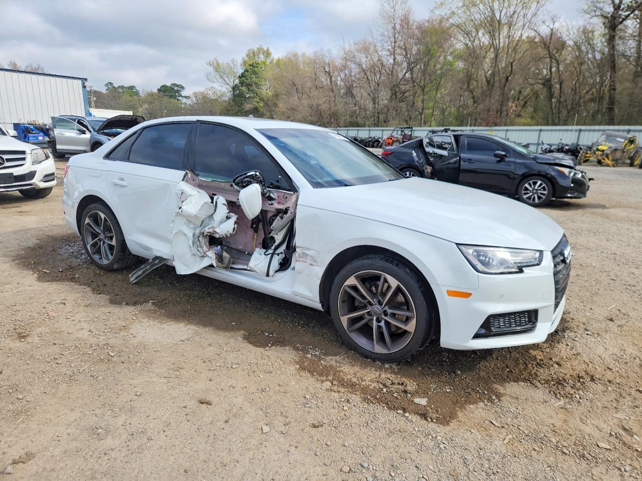 2019 Audi A4 Premium - Фото 4