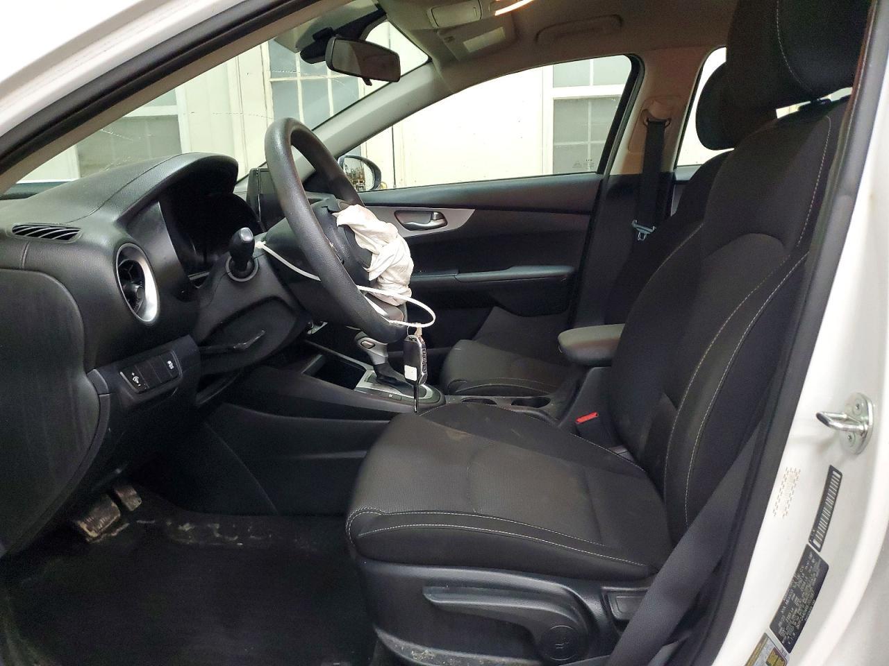 2024 Kia Forte Lxs - Image 7