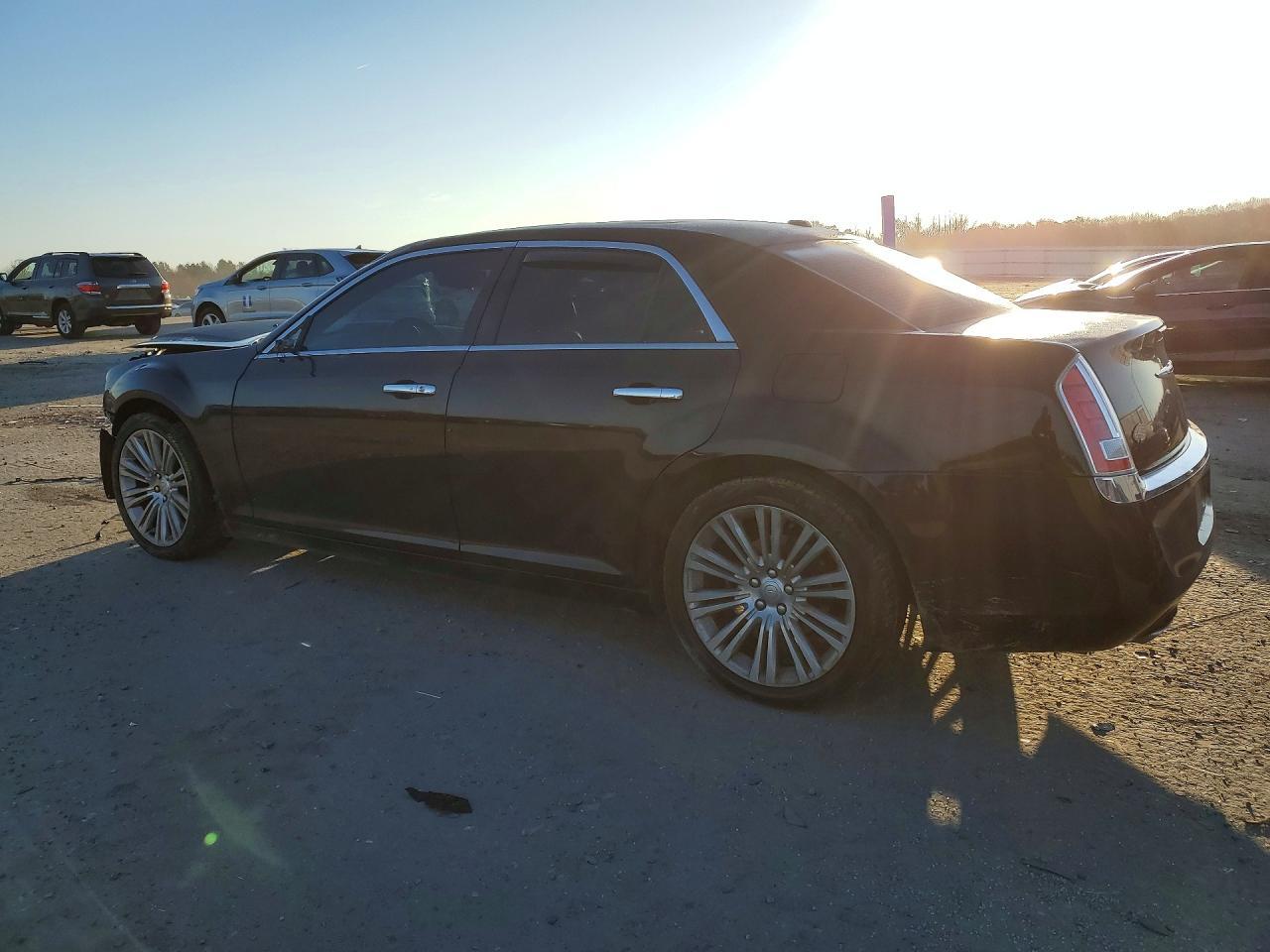 2014 Chrysler 300C - Image 2