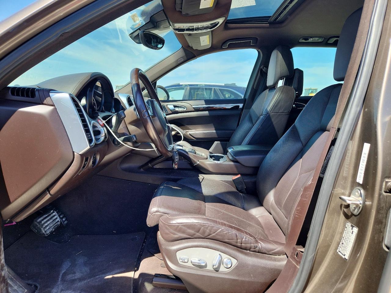 2012 Porsche Cayenne - Image 7