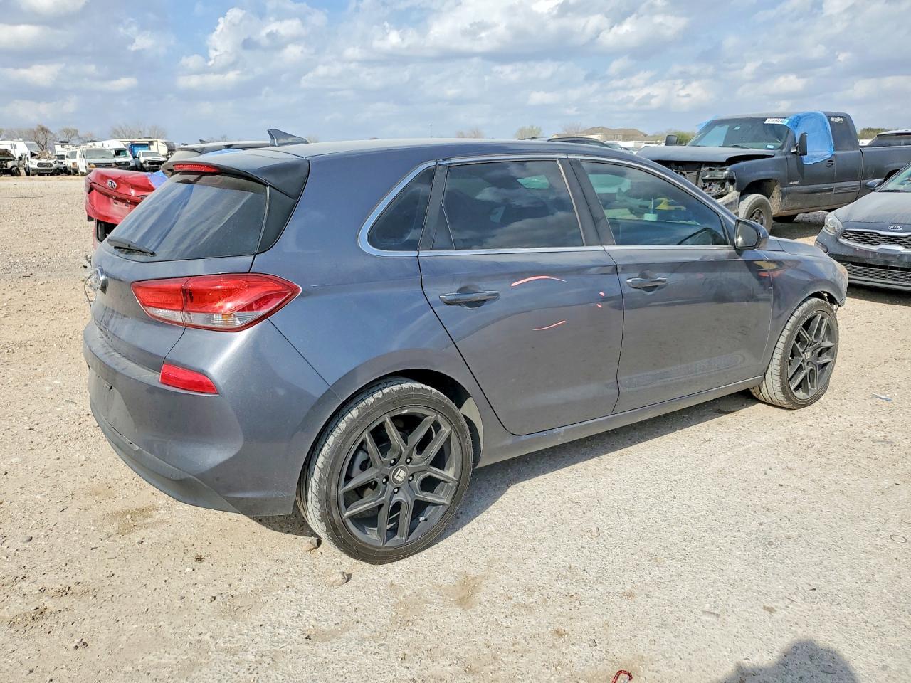 2018 Hyundai Elantra Gt Base - Фото 3