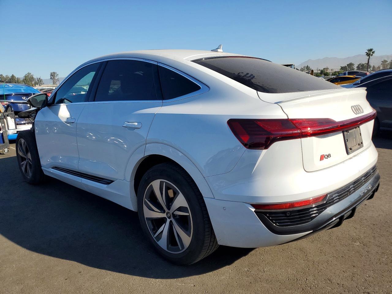 2024 Audi Q8 E-Tron Sportback Premium Plus - Фото 2