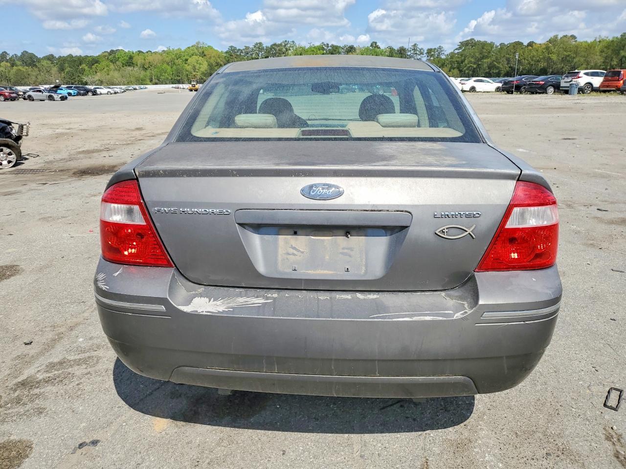2005 Ford Five Hundred Limited - Image 6