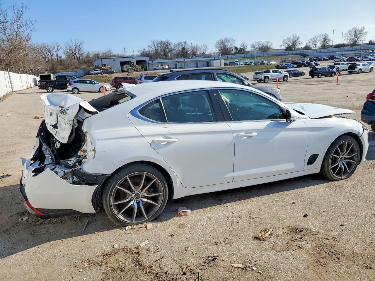 2023 Genesis G70 2.0T - Фото 3