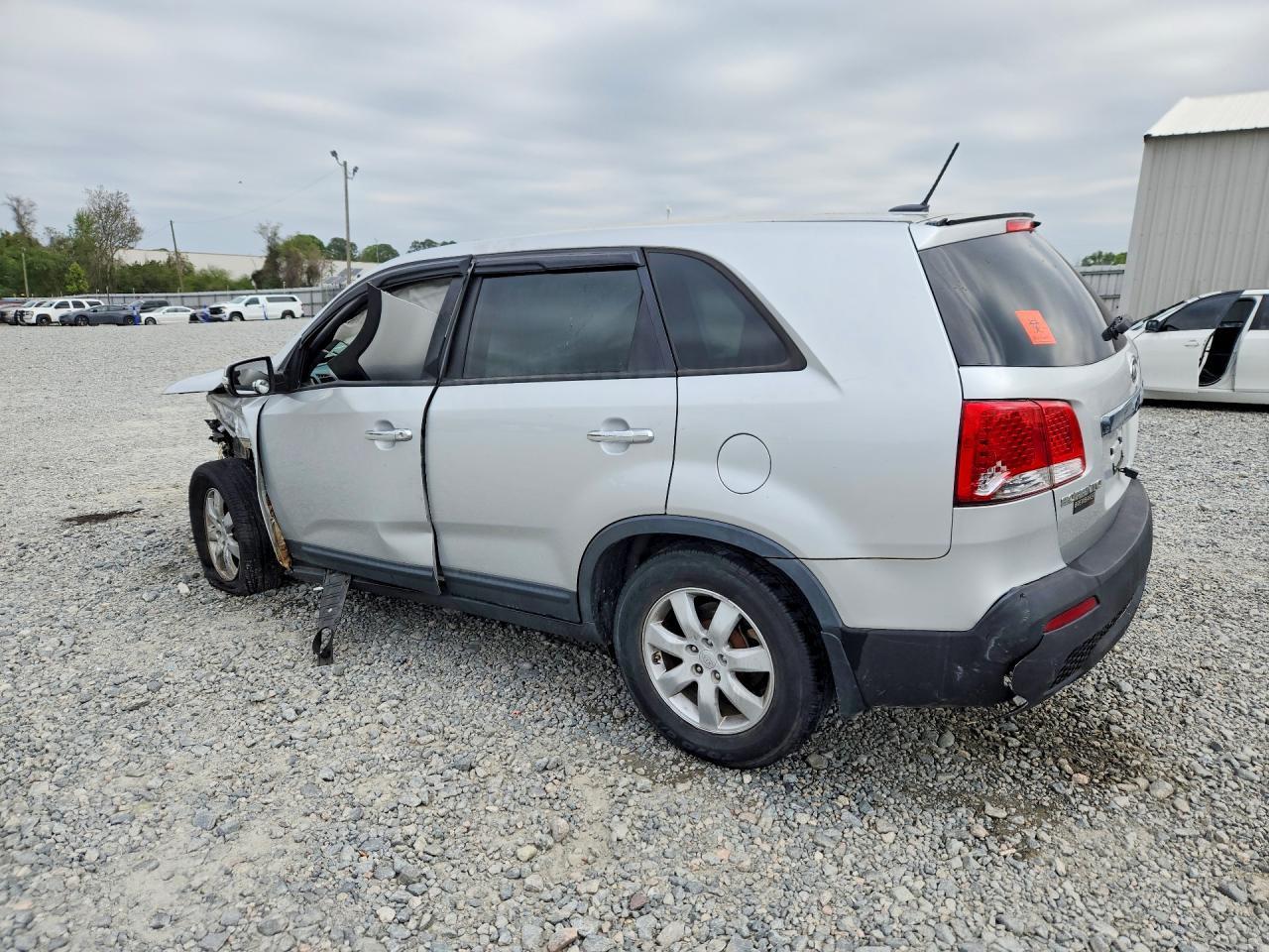 2011 Kia Sorento Lx - Image 2