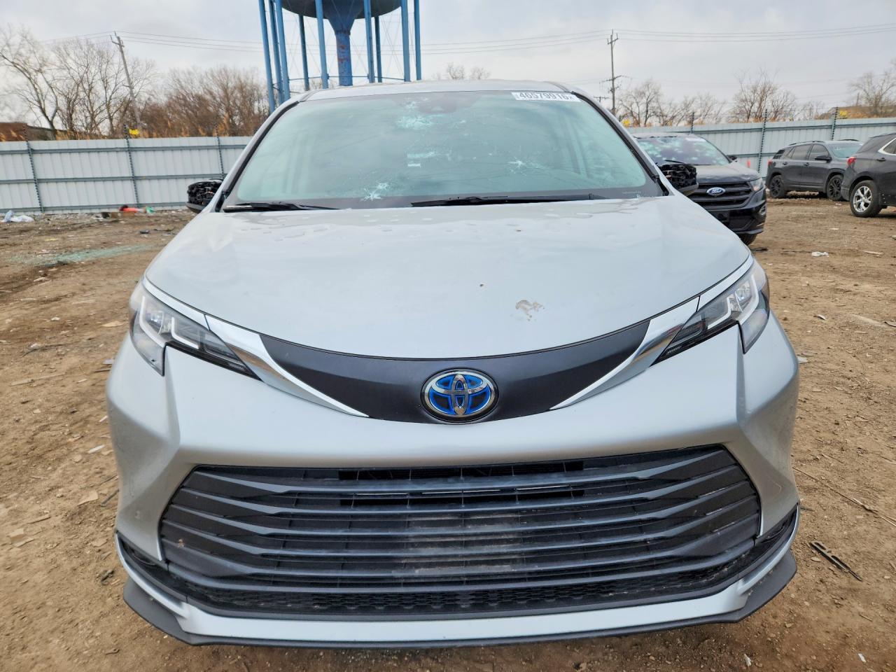 2021 Toyota Sienna Le 8-Passenger - Image 5