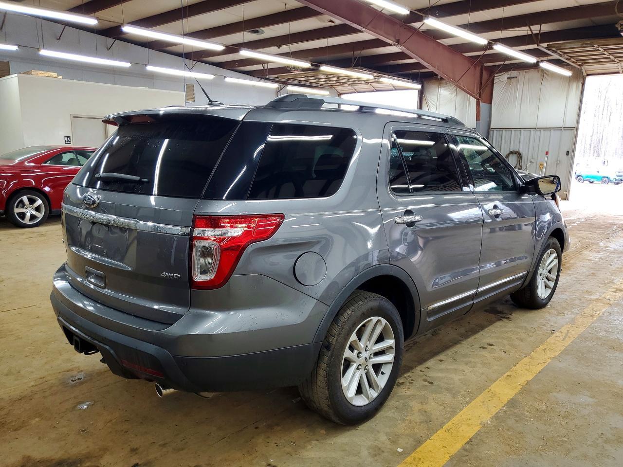 2014 Ford Explorer Xlt - Image 3