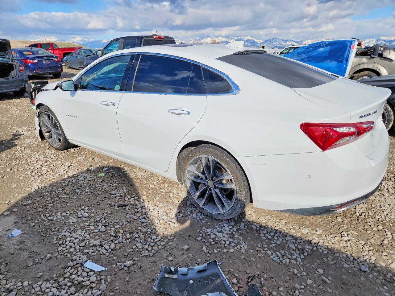 2021 Chevrolet Malibu Premier - Фото 2