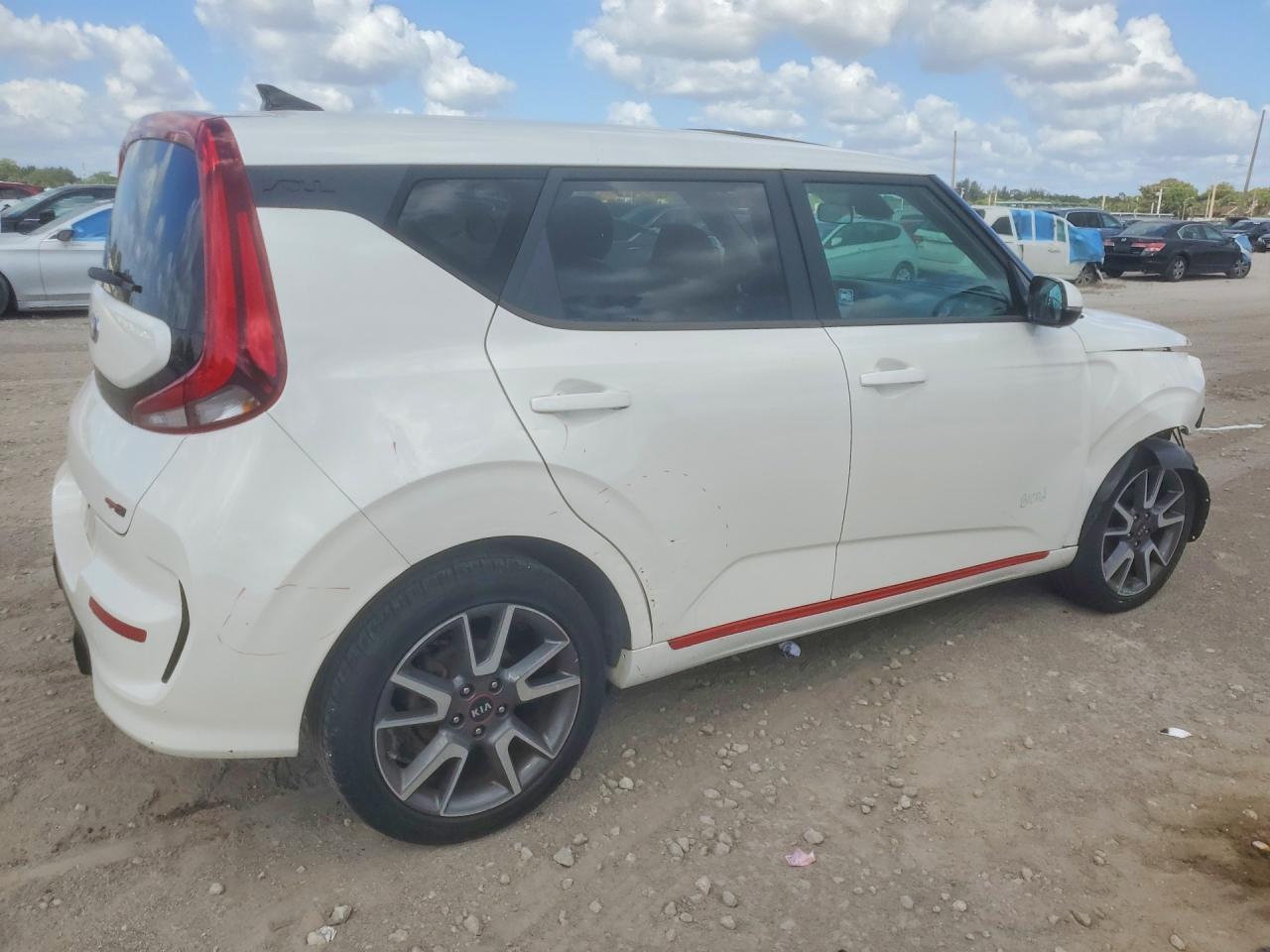 2021 Kia Soul Gt-Line - Image 3