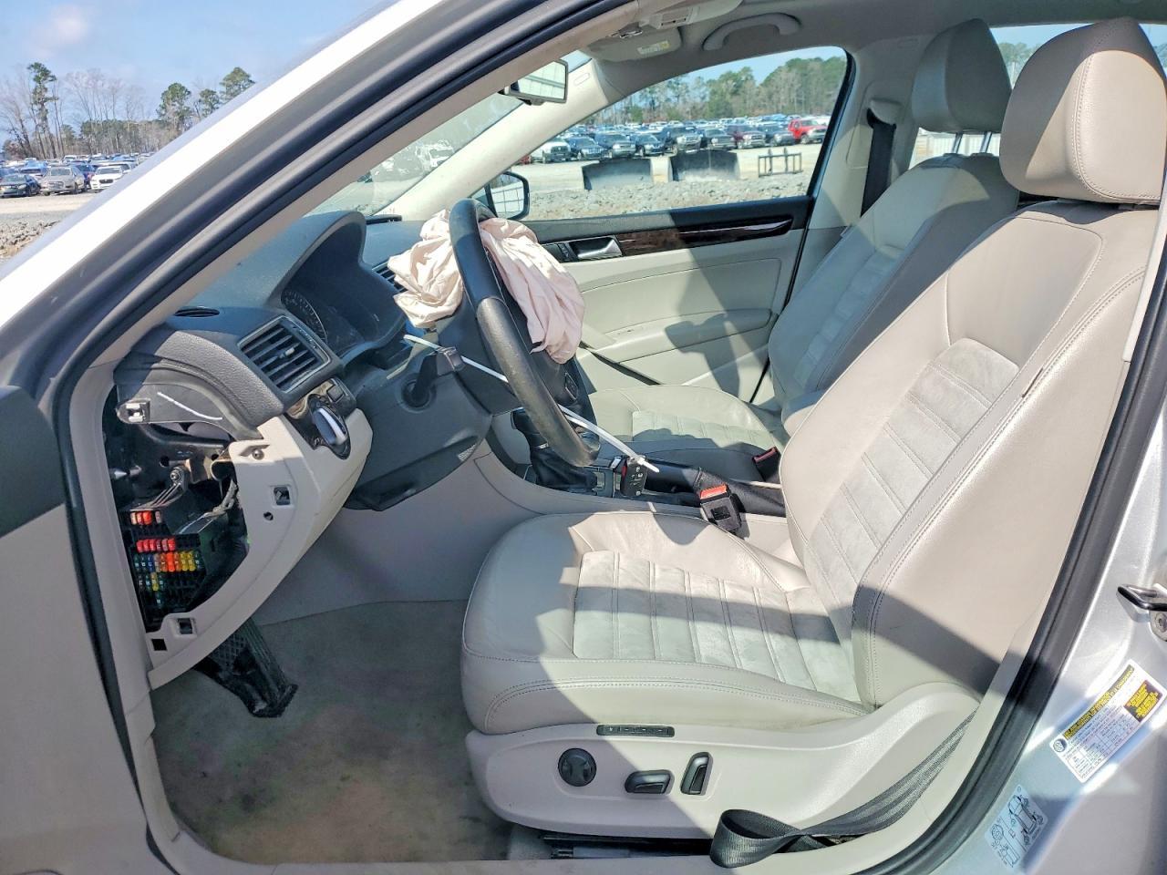 2014 Volkswagen Passat - Фото 7