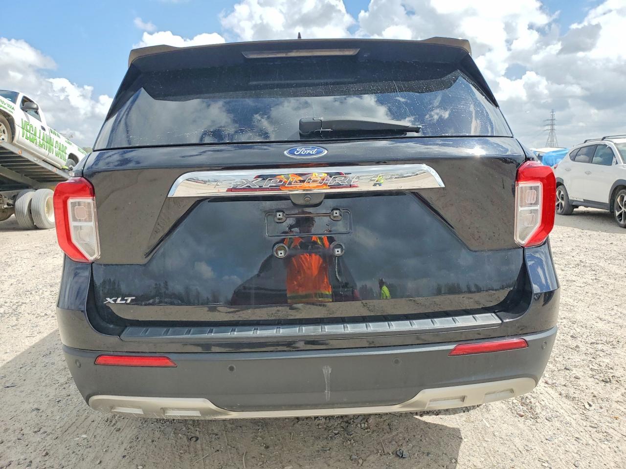 2023 Ford Explorer Xlt - Image 6