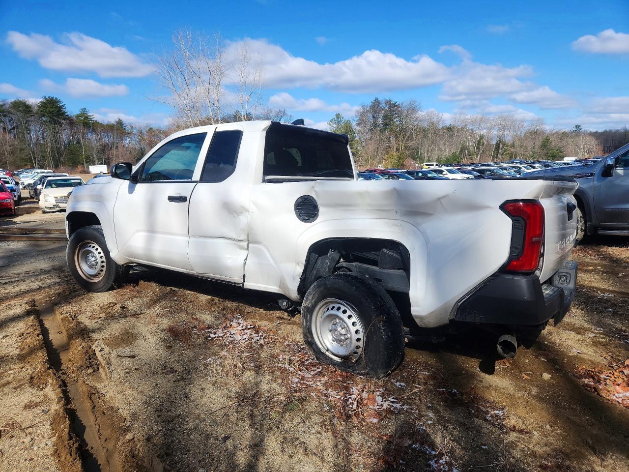 2025 Toyota Tacoma Sr - Фото 2