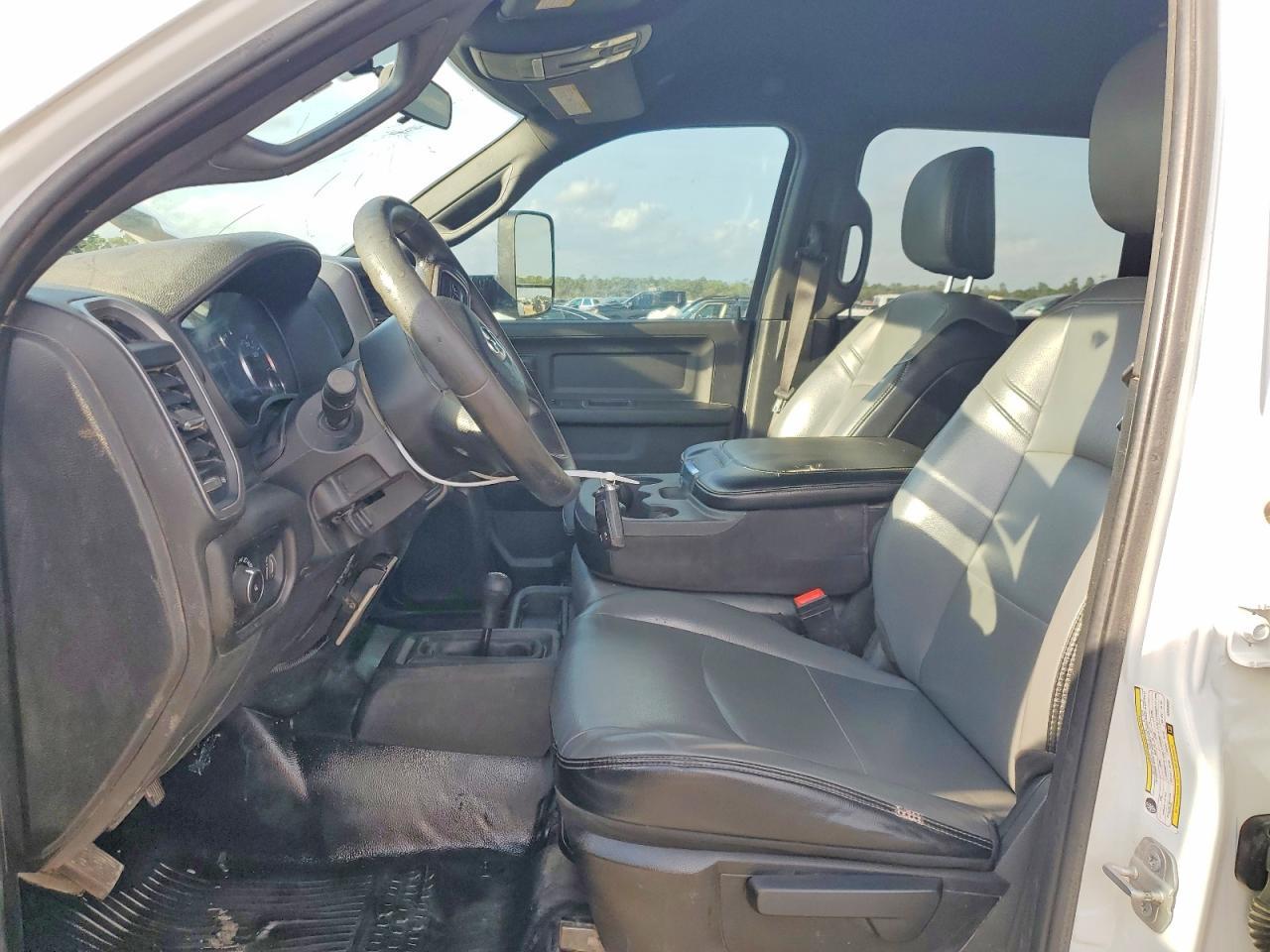 2022 Ram 3500 Tradesman - Фото 7