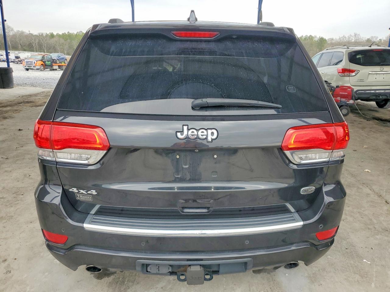 2014 Jeep Grand Cherokee Overland - Image 6
