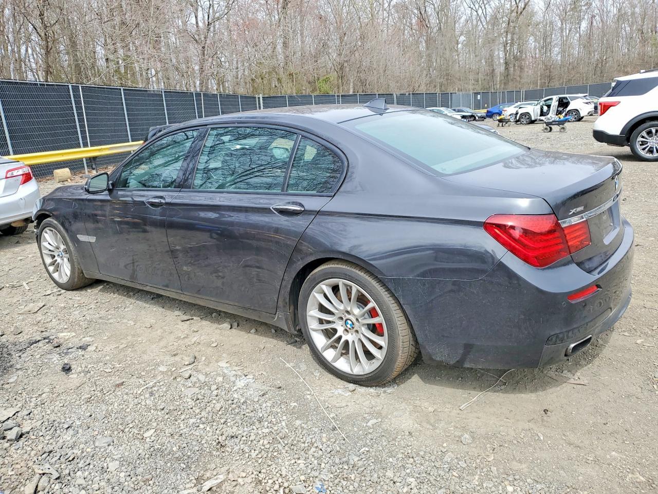 2013 BMW 750 Lxi - Фото 2