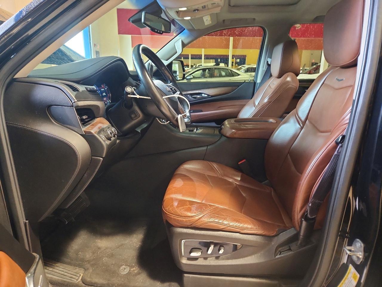 2016 Cadillac Escalade Luxury - Image 7