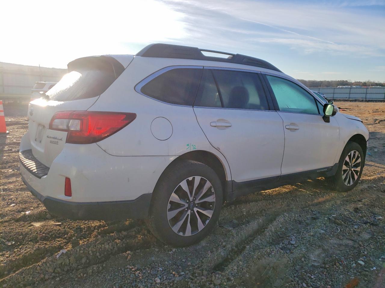 2015 Subaru Outback 2.5I Limited - Image 3