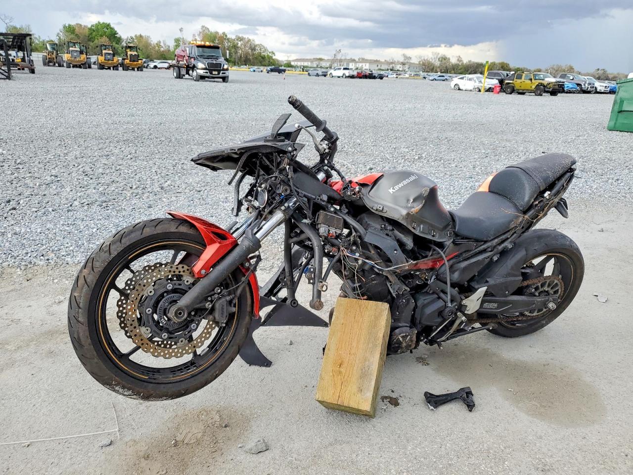 2023 Kawasaki Ex650 R - Фото 3