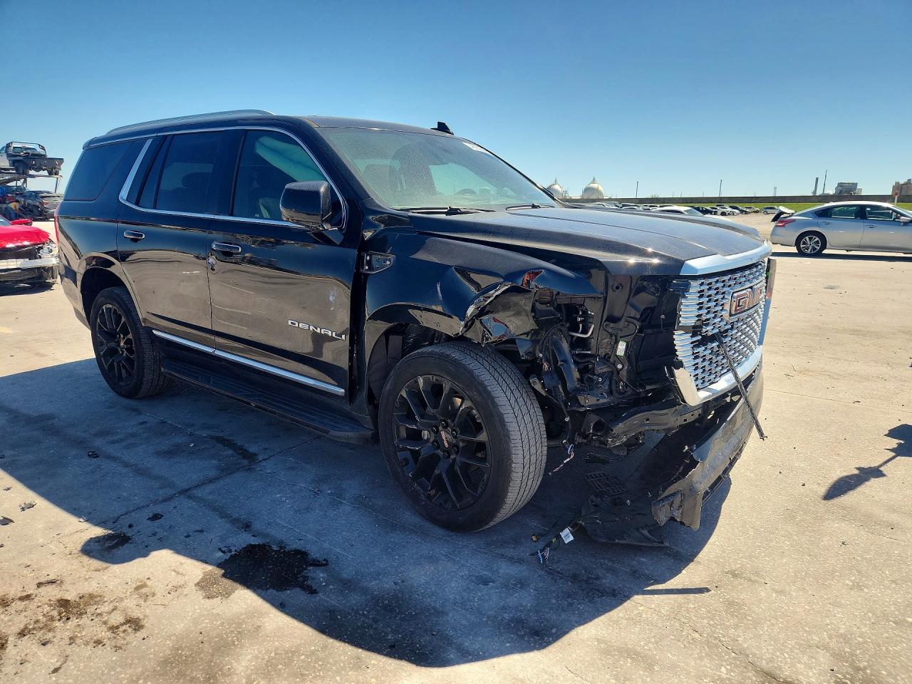 2022 GMC Yukon Denali - Image 4
