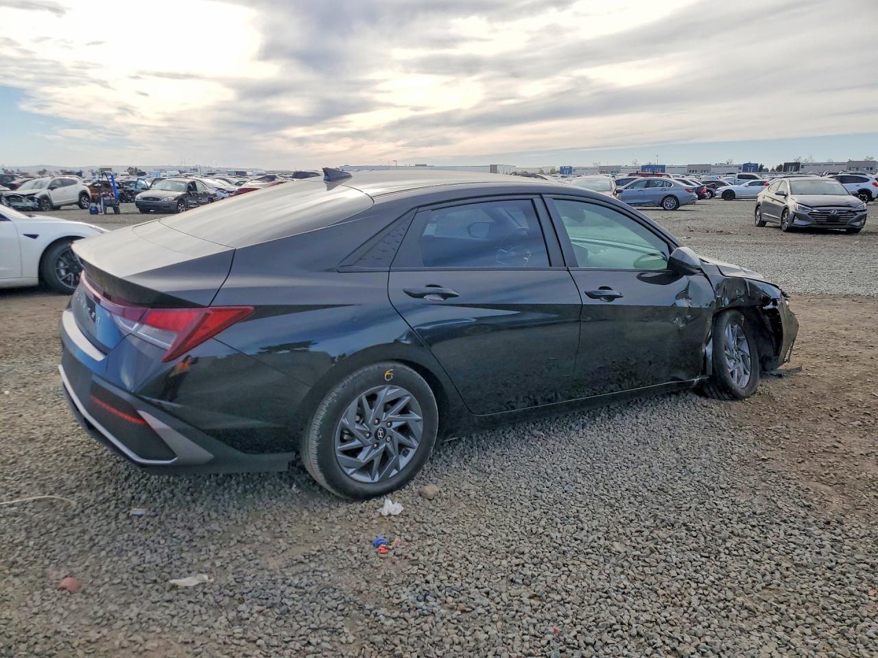 2024 Hyundai Elantra Sel - Фото 3