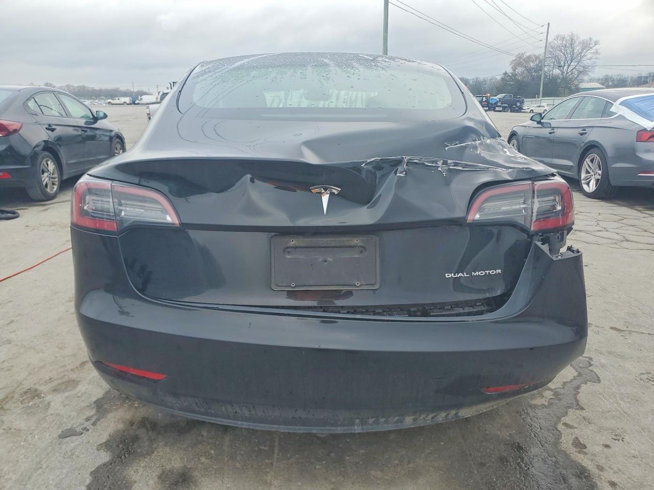 2023 Tesla Model 3 - Фото 6