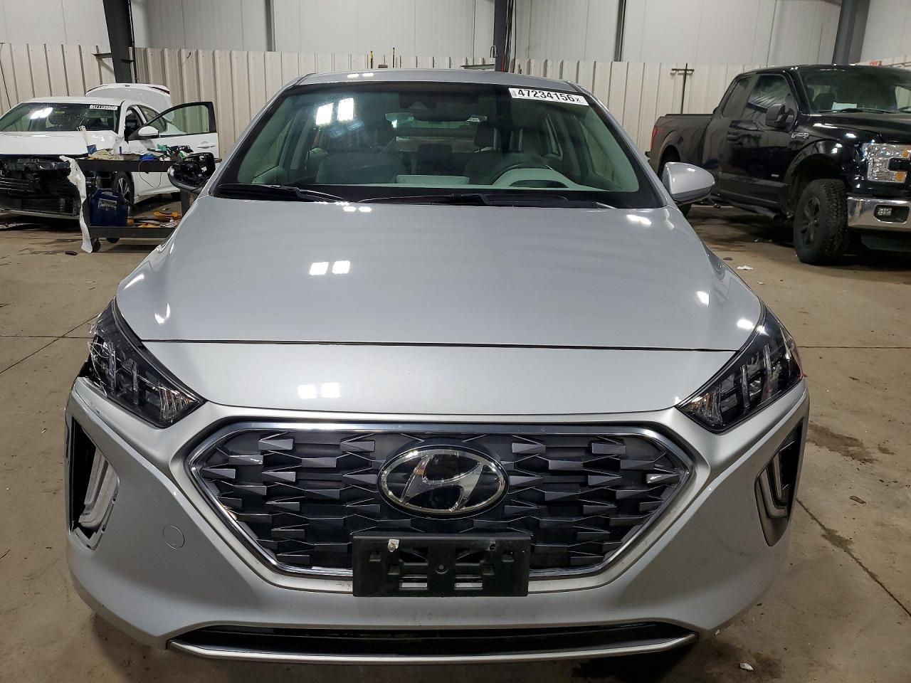 2020 Hyundai Ioniq Plug-In Hybrid Sel - Image 5